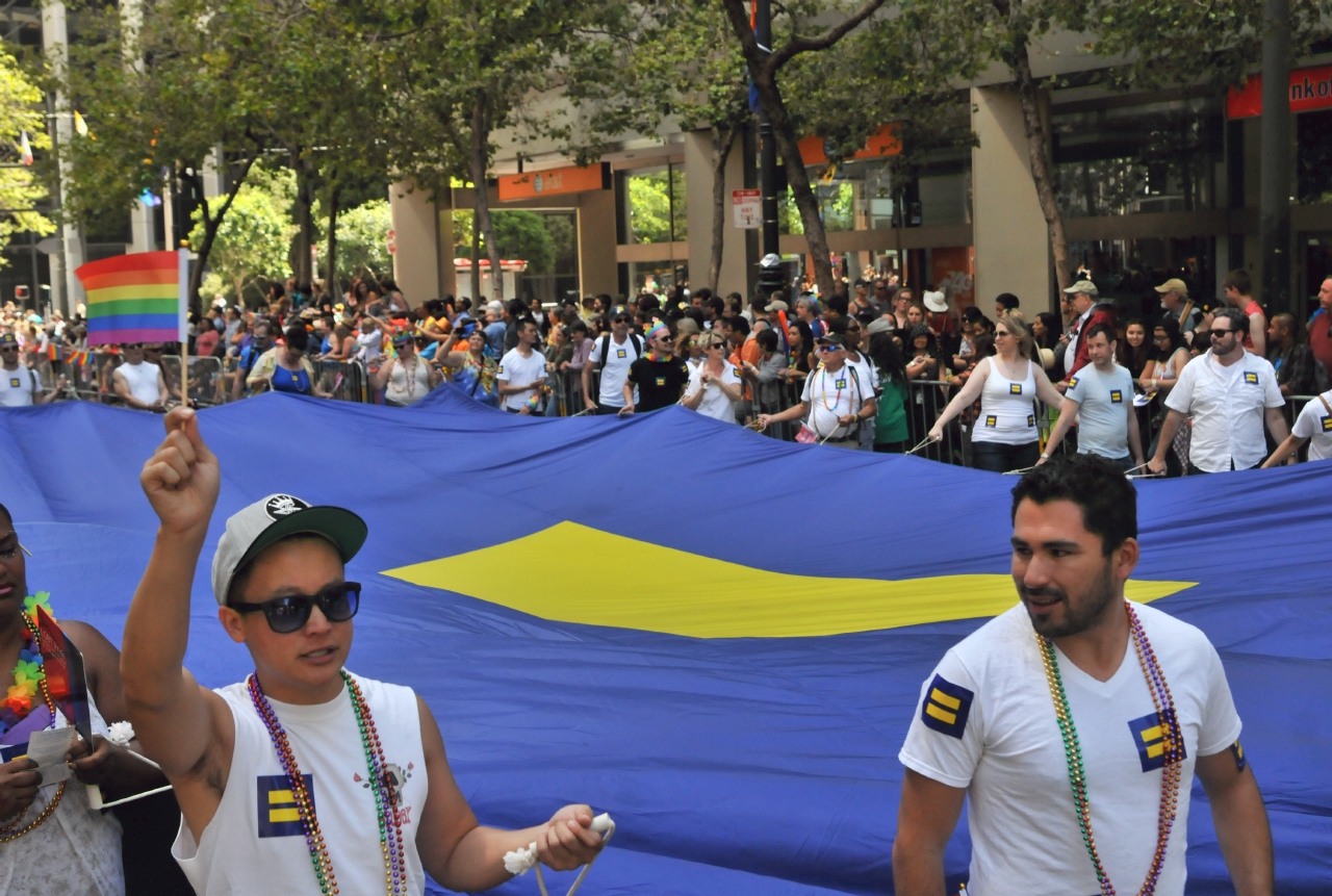 ./San_Francisco_Pride_Parade_20140629_115132_C14_6474.jpg