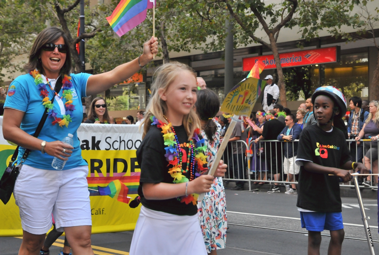 ./San_Francisco_Pride_Parade_20140629_112222_C14_6078.jpg