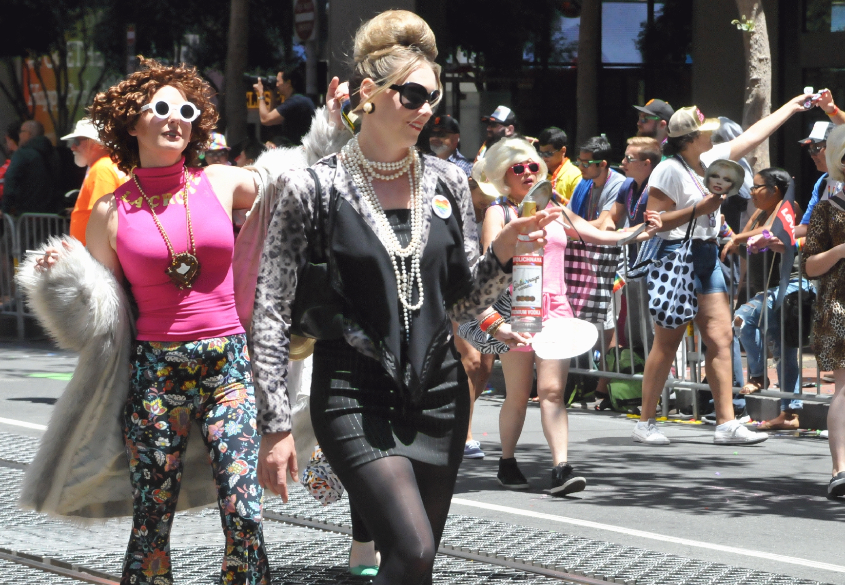 ./San_Francisco_Pride_Parade_20160626_133404_C16_7177.jpg