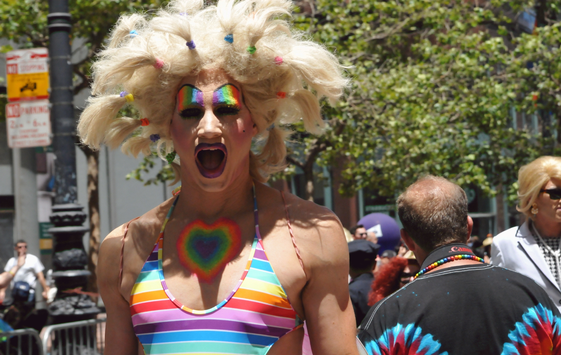 ./San_Francisco_Pride_Parade_20160626_133421_C16_7186.jpg