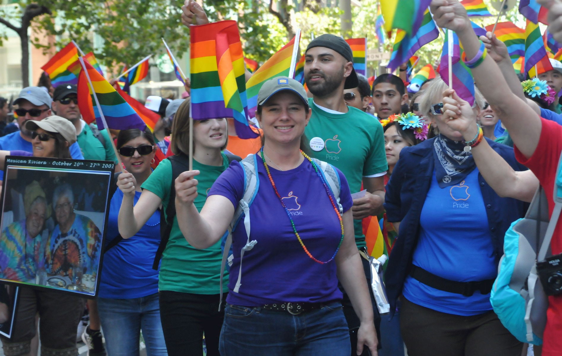 ./San_Francisco_Pride_Parade_20160626_114415_C16_5727.jpg