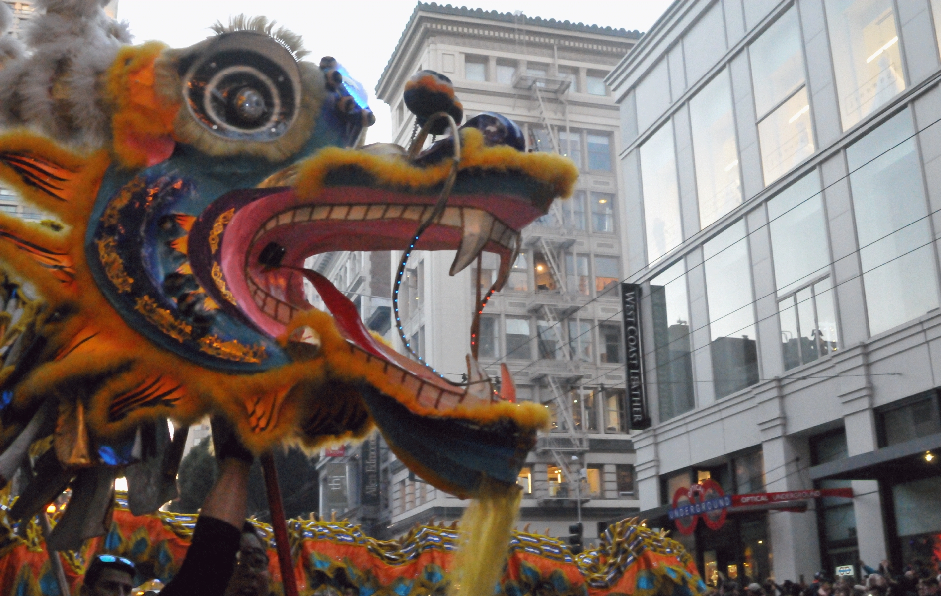 ./San_Francisco_Chinese_New_Year_Parade_20170211_173835_C17_1242.jpg