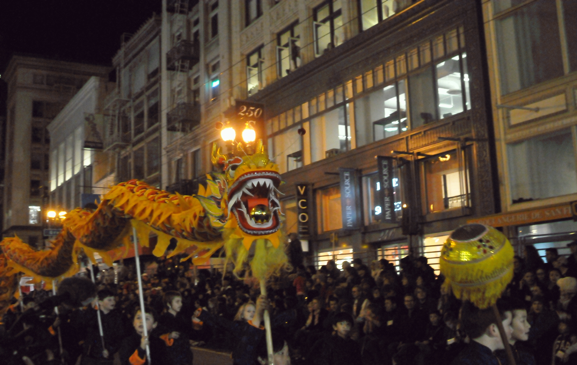 ./San_Francisco_Chinese_New_Year_Parade_20170211_185253_C17_2169.jpg