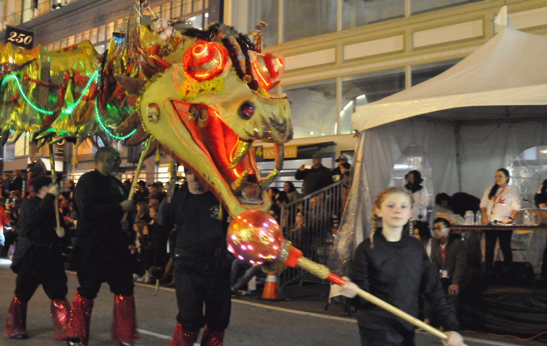 ./San_Francisco_Chinese_New_Year_Parade_20170211_190454_C17_2303.jpg