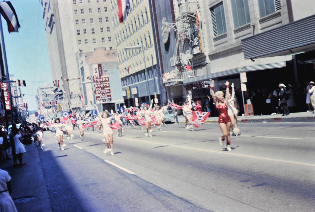 ./DallasParade196406_200903_0473BCXS.jpg