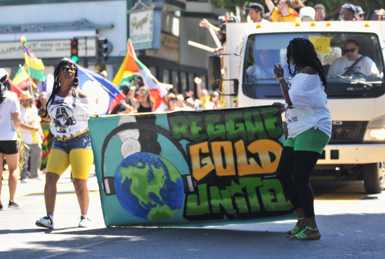 ./Banners_Carnival_Parade_20110529_111523_B11_4873.jpg