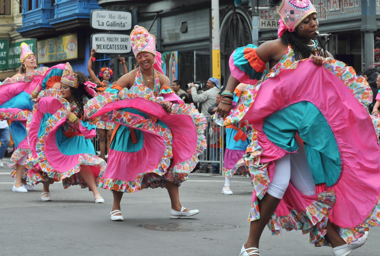 ./Carnival_San_Francisco_20120527_110029_B12_4952.jpg