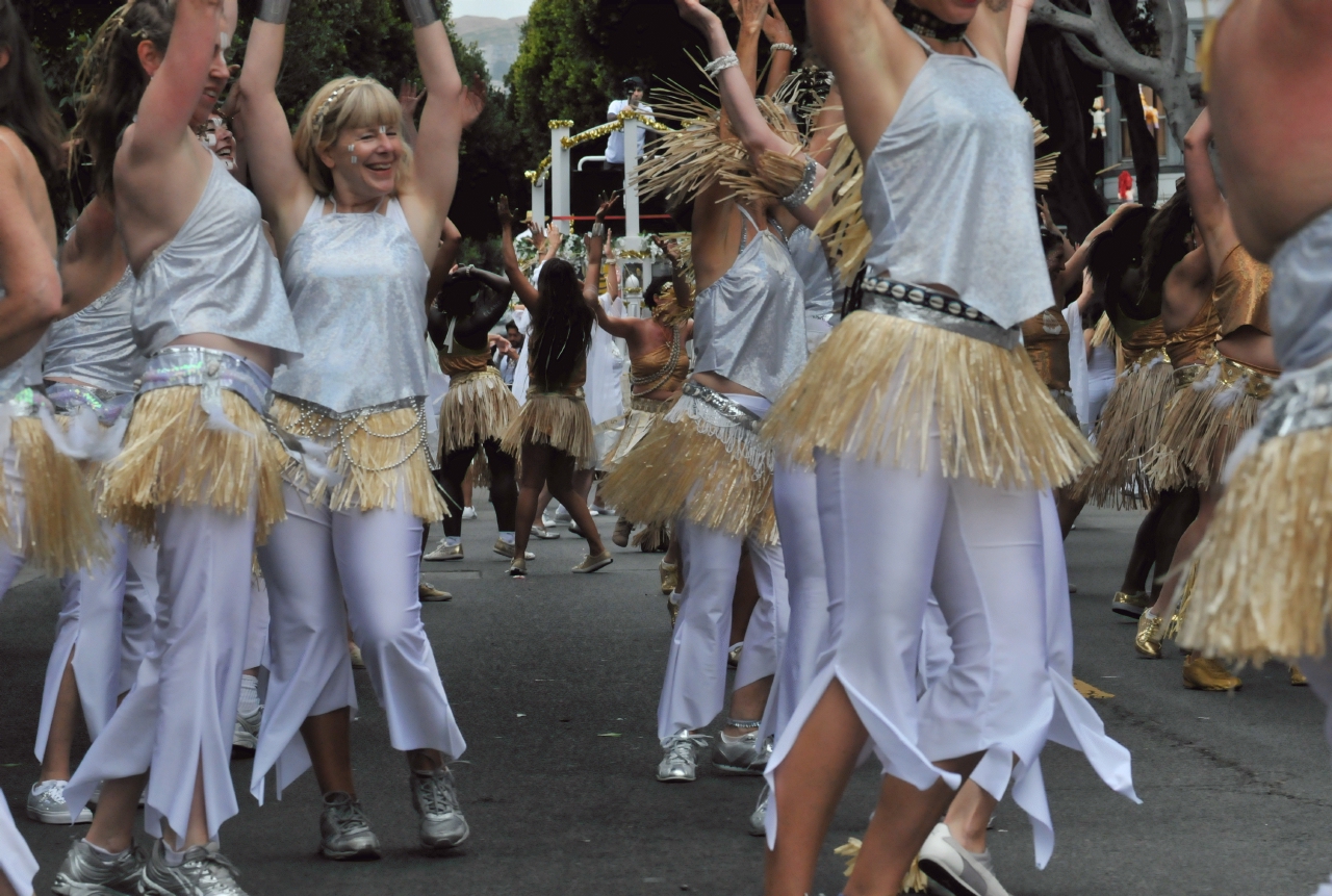 ./Carnival_San_Francisco_20120527_103502_B12_4823.jpg