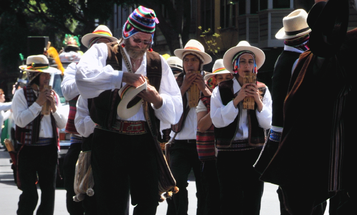 ./Carnival_Parade_San_Francisco_20130526_114028_B13_4605.jpg