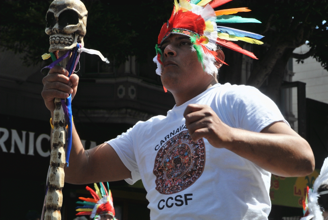 ./Carnival_Parade_San_Francisco_20130526_105822_B13_4053.jpg