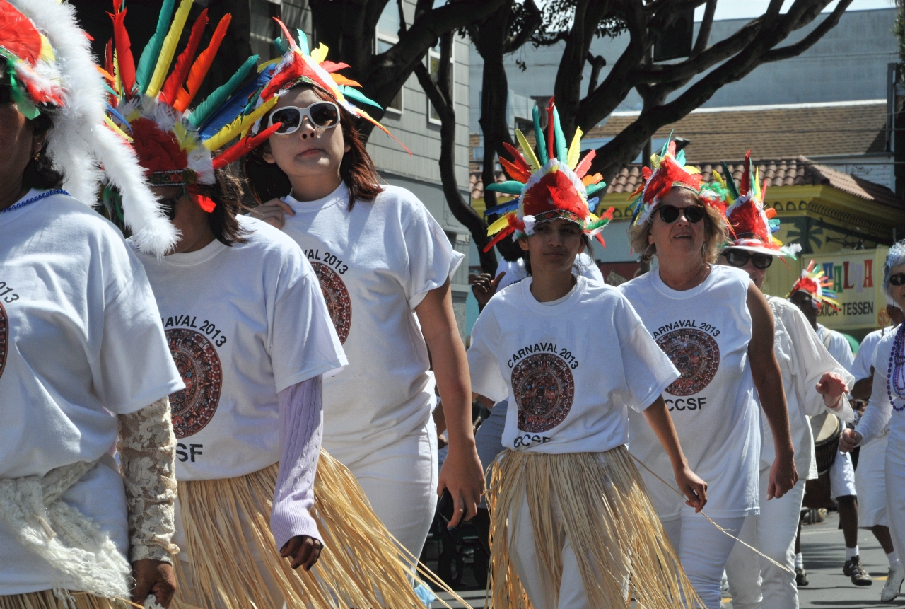 ./Carnival_Parade_San_Francisco_20130526_105838_B13_4055.jpg