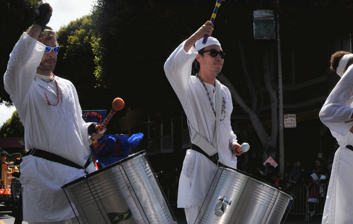 ./Carnival_Parade_San_Francisco_20130526_103201_B13_3780.jpg