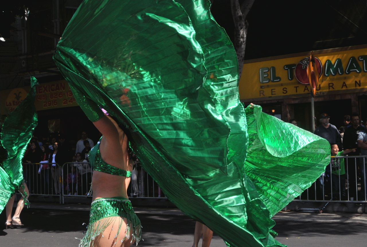 ./Carnival_Parade_San_Francisco_20130526_102153_B13_3680.jpg