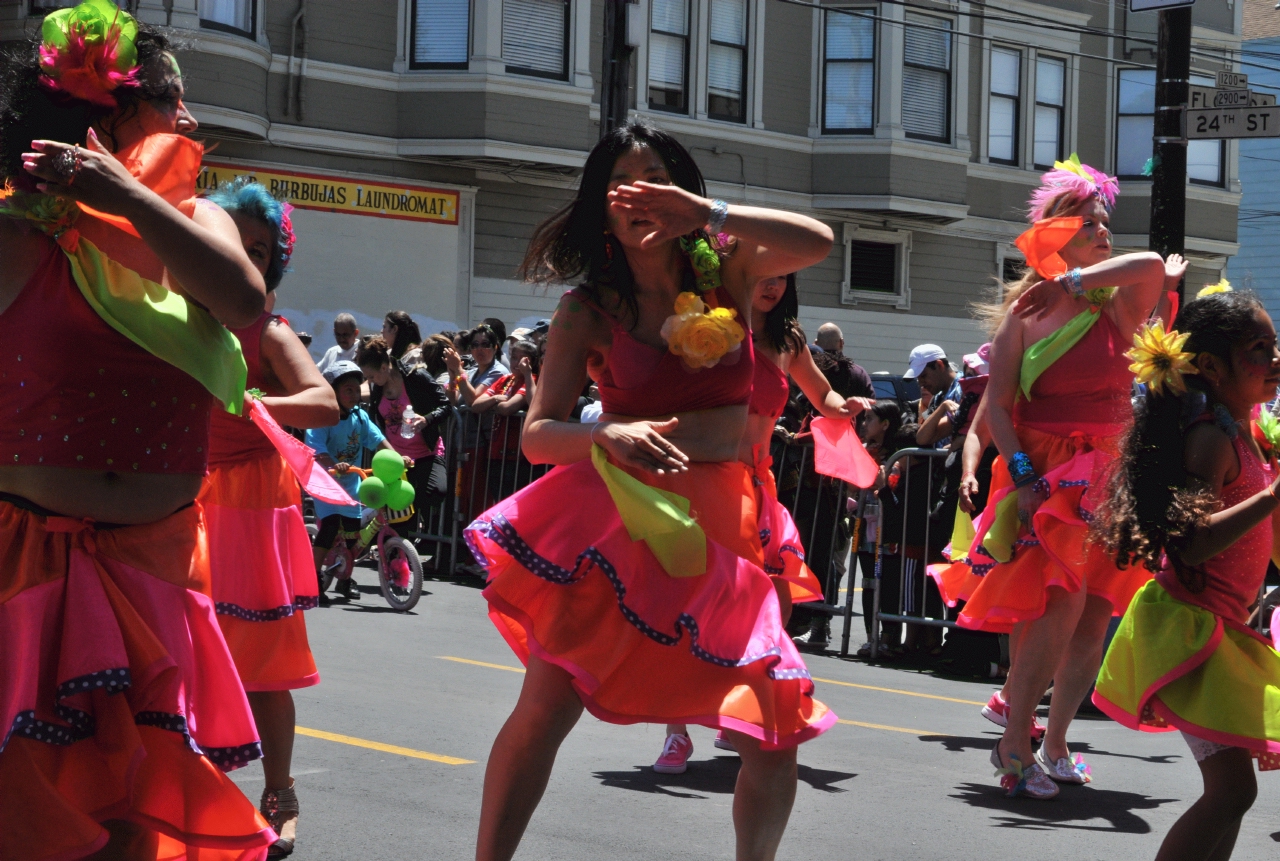 ./Carnival_Parade_San_Francisco_20130526_121021_B13_5000.jpg