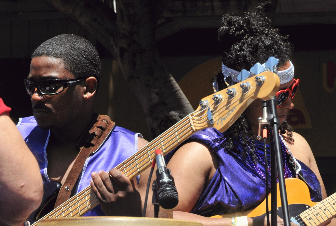 ./Carnival_Parade_San_Francisco_20130526_123601_B13_5262.jpg