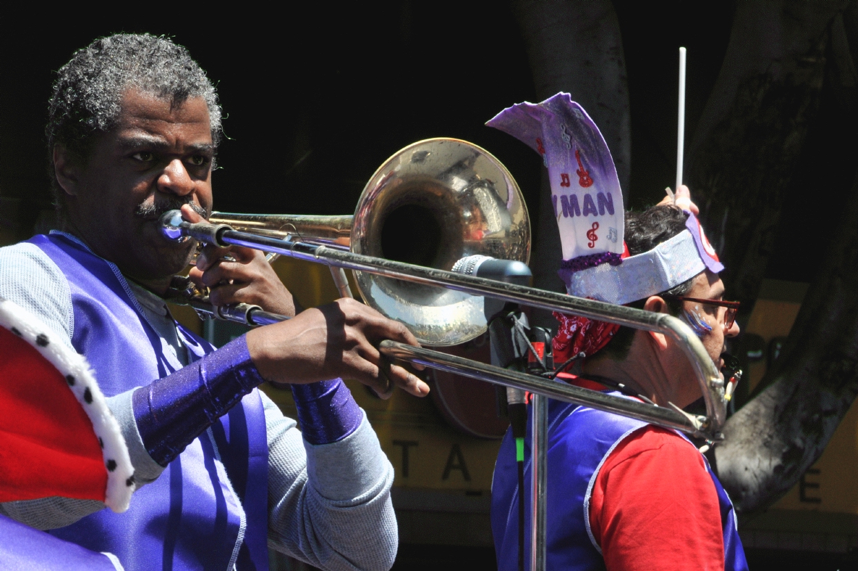 ./Carnival_Parade_San_Francisco_20130526_123602_B13_5263.jpg