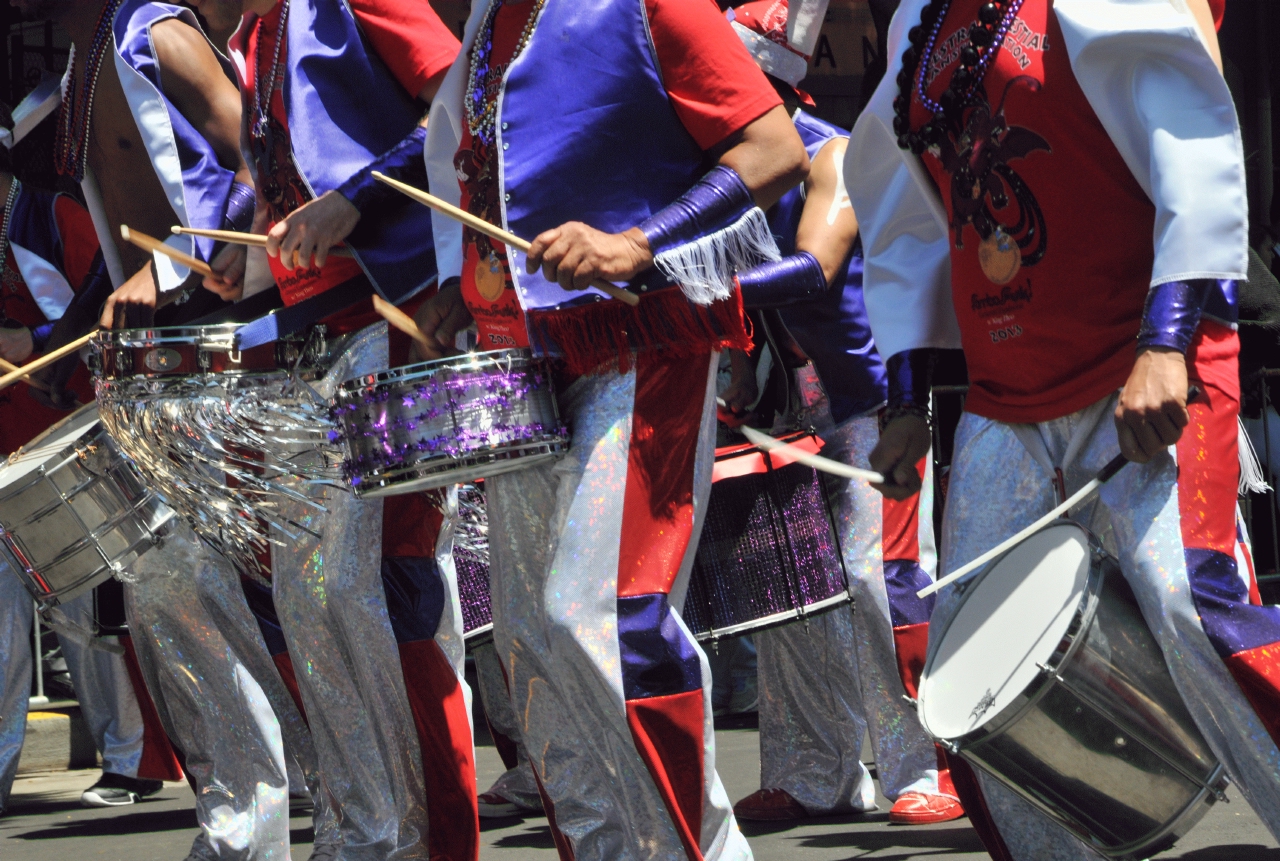 ./Carnival_Parade_San_Francisco_20130526_123619_B13_5269.jpg