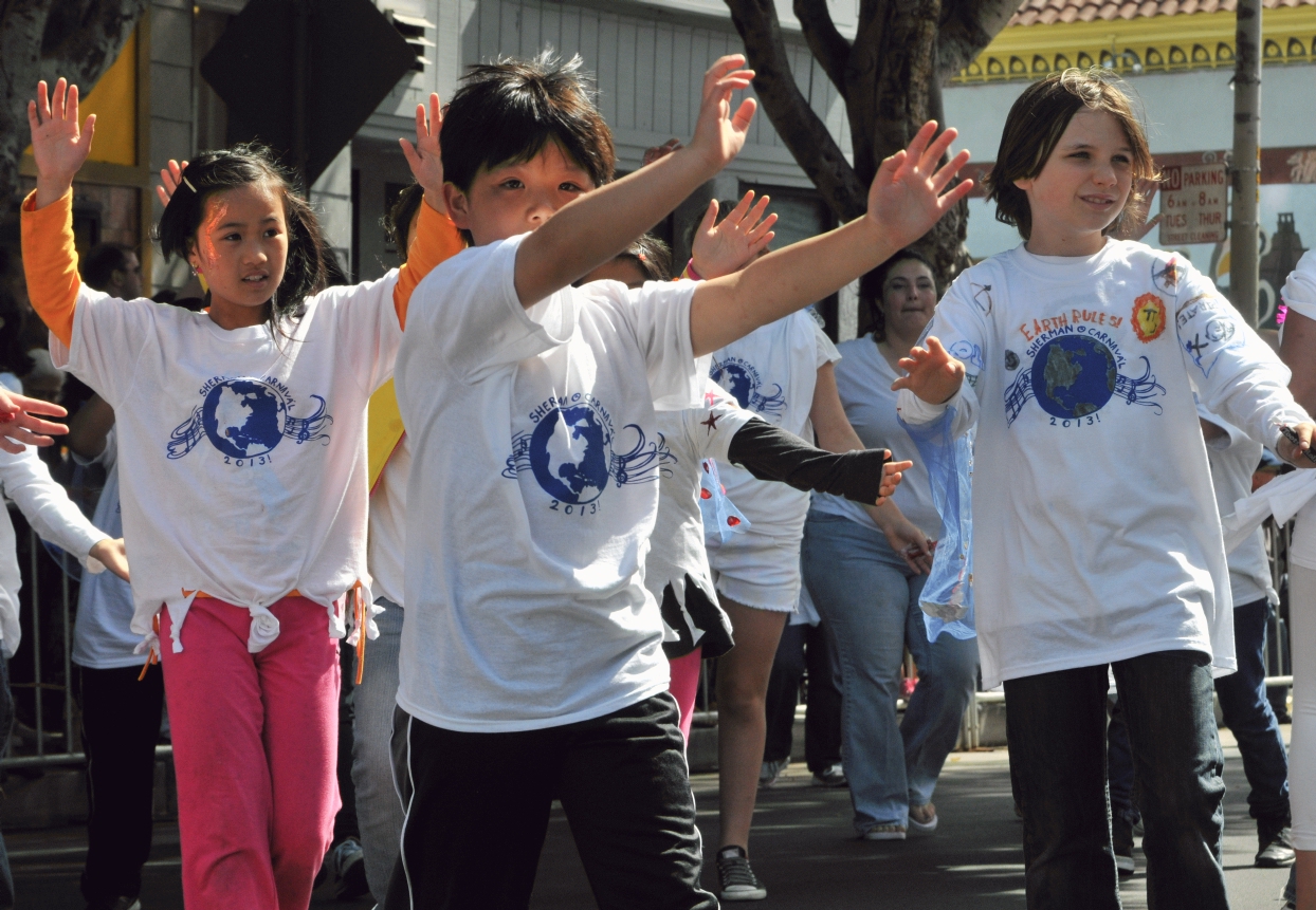 ./Carnival_Parade_San_Francisco_20130526_101457_B13_3610.jpg