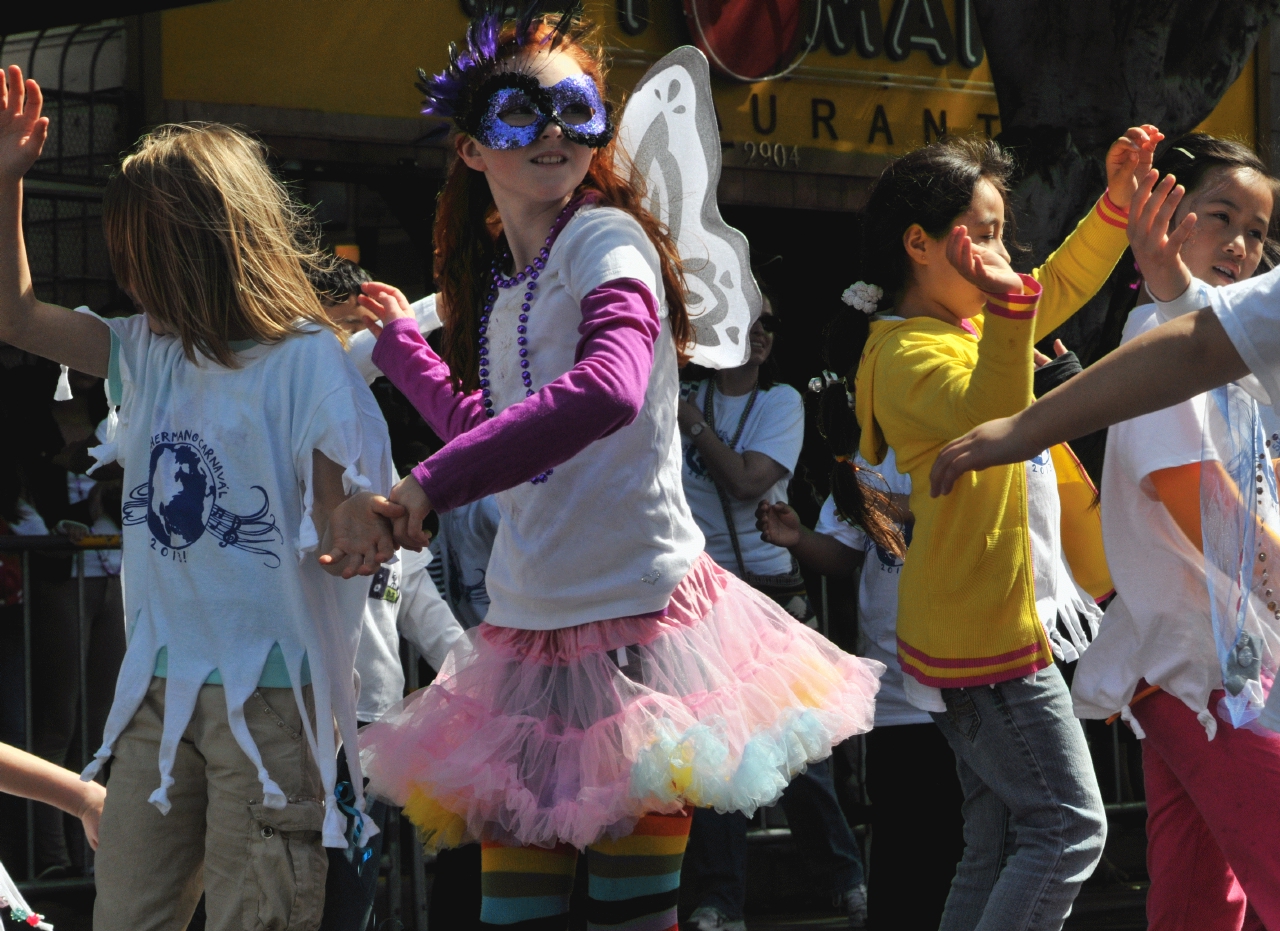 ./Carnival_Parade_San_Francisco_20130526_101500_B13_3611.jpg