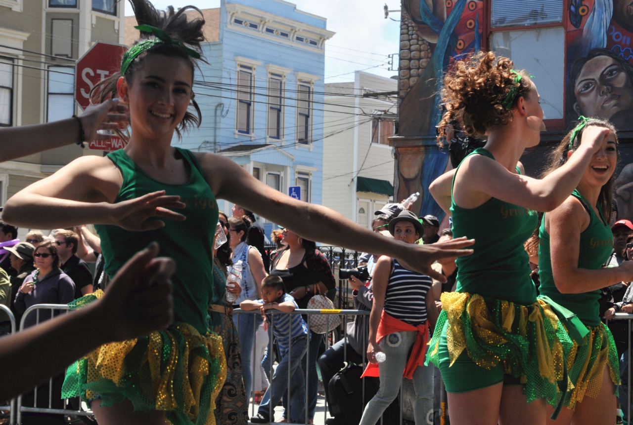 ./Carnival_Parade_San_Francisco_20130526_113416_B13_4544.jpg