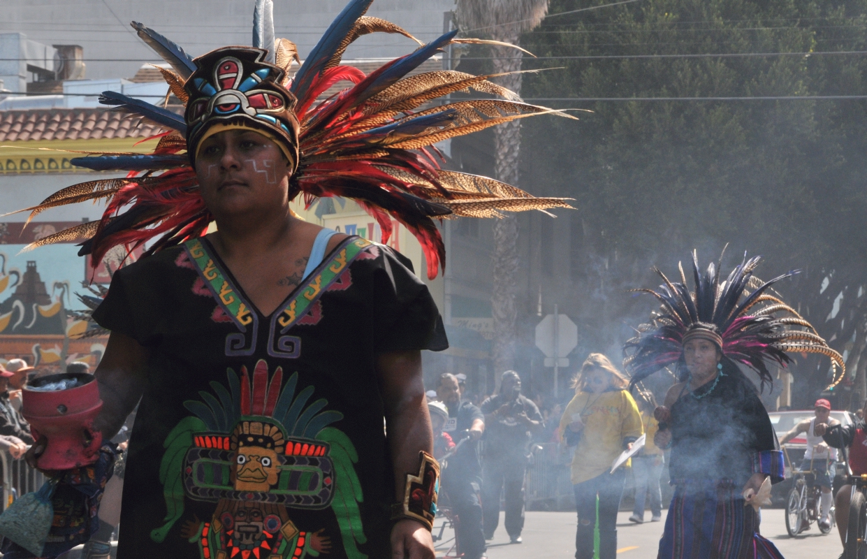 ./Carnival_Parade_San_Francisco_20130526_100313_B13_3502.jpg