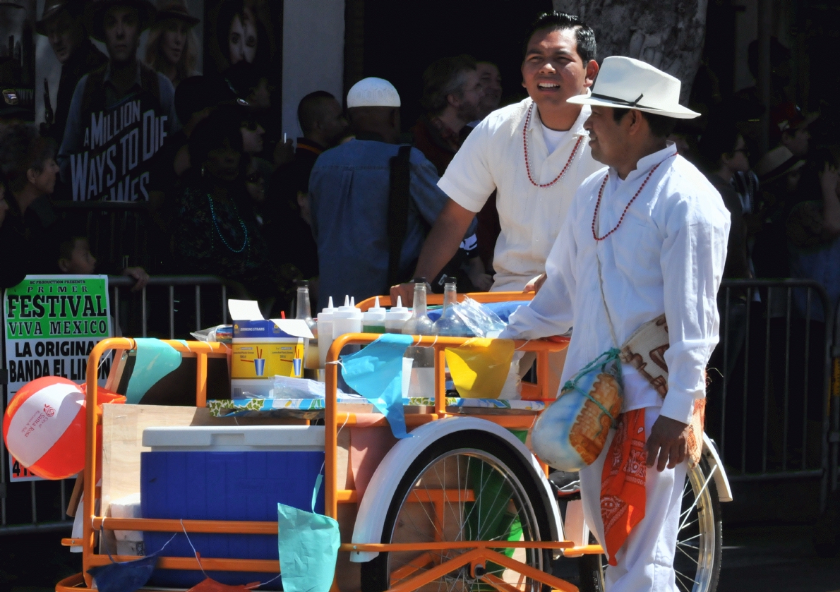 ./San_Francisco_Carnival_Parade_20140525_110436_B14_0540.jpg