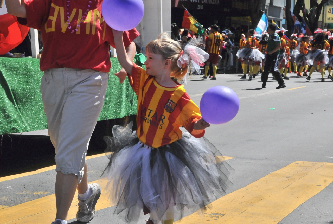 ./San_Francisco_Carnaval_Parade_20140525_103521_C14_4466.jpg