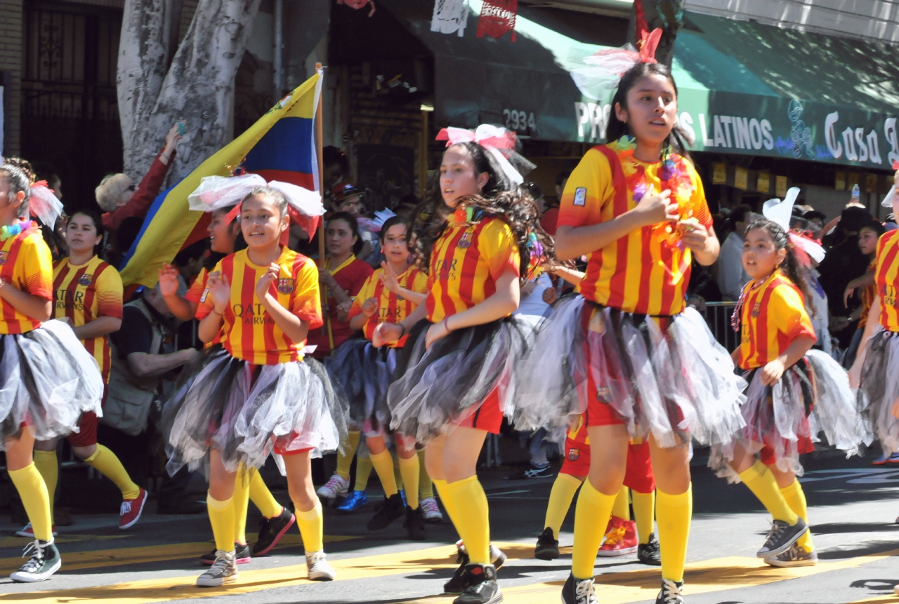 ./San_Francisco_Carnaval_Parade_20140525_103525_B14_0394.jpg