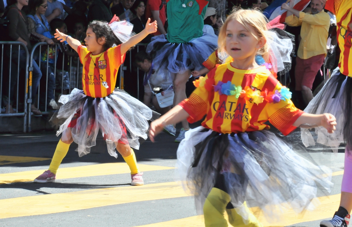 ./San_Francisco_Carnaval_Parade_20140525_103532_B14_0400.jpg