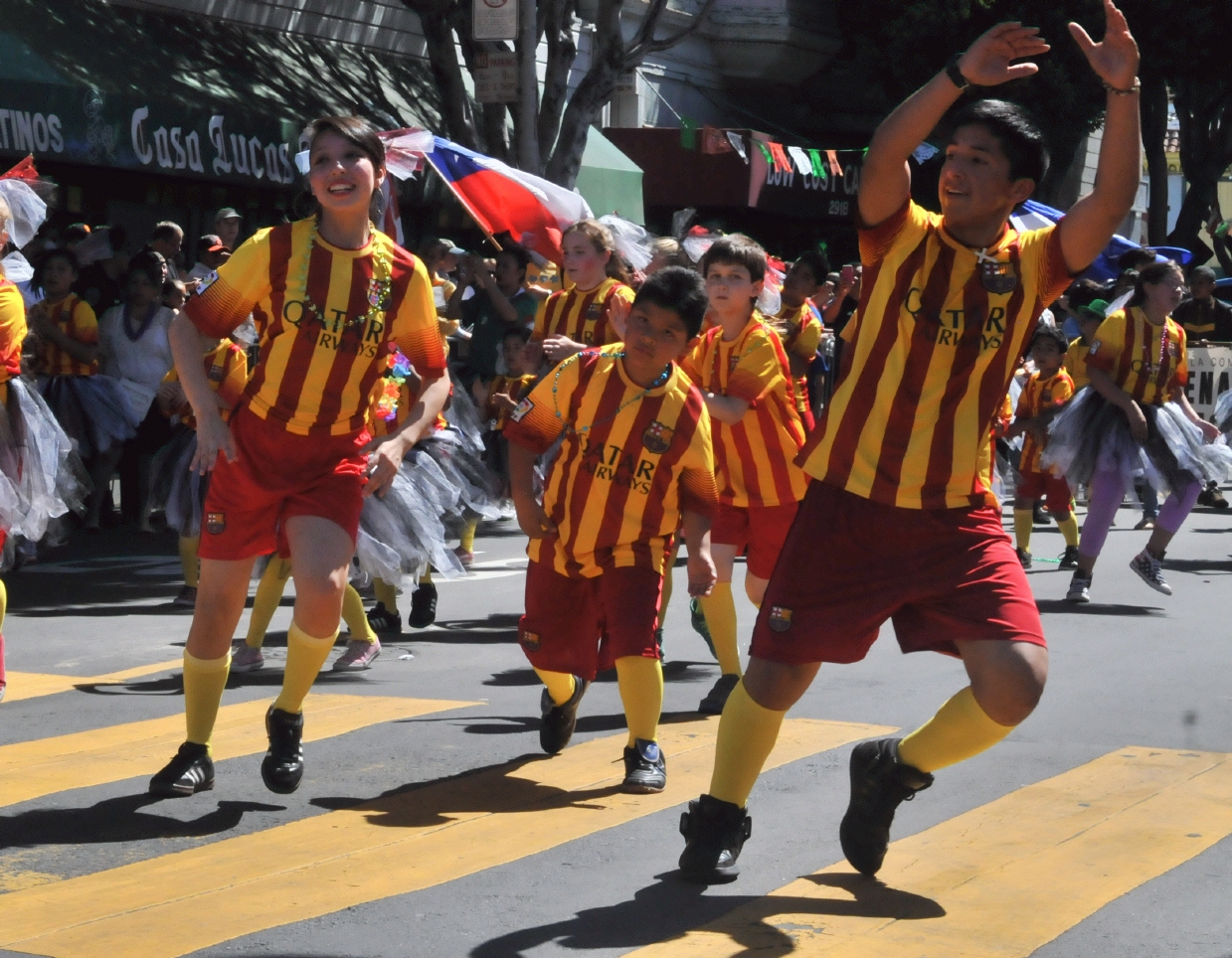 ./San_Francisco_Carnaval_Parade_20140525_103601_C14_4475.jpg