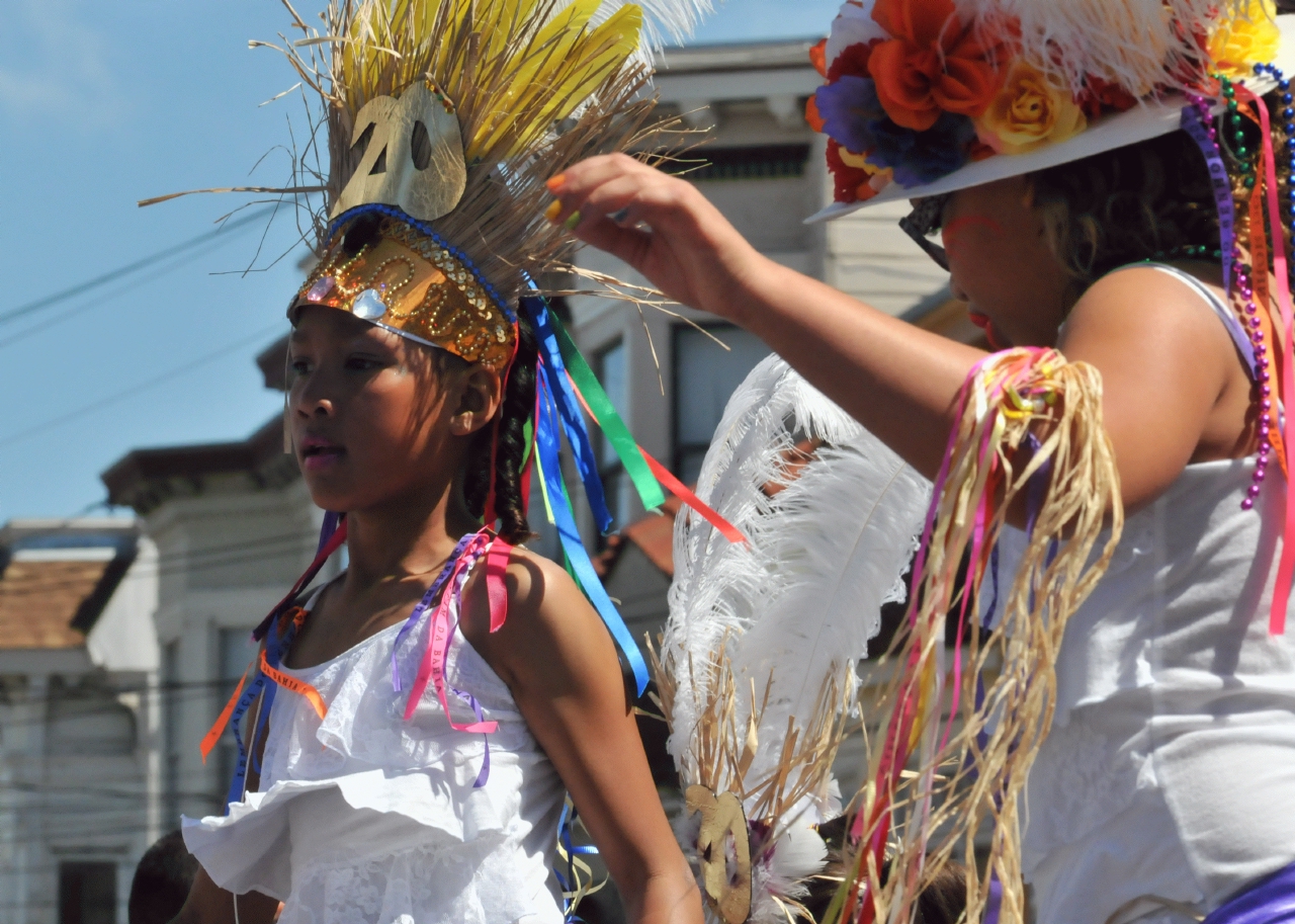 ./San_Francisco_Carnaval_Parade_20140525_105003_B14_0458.jpg