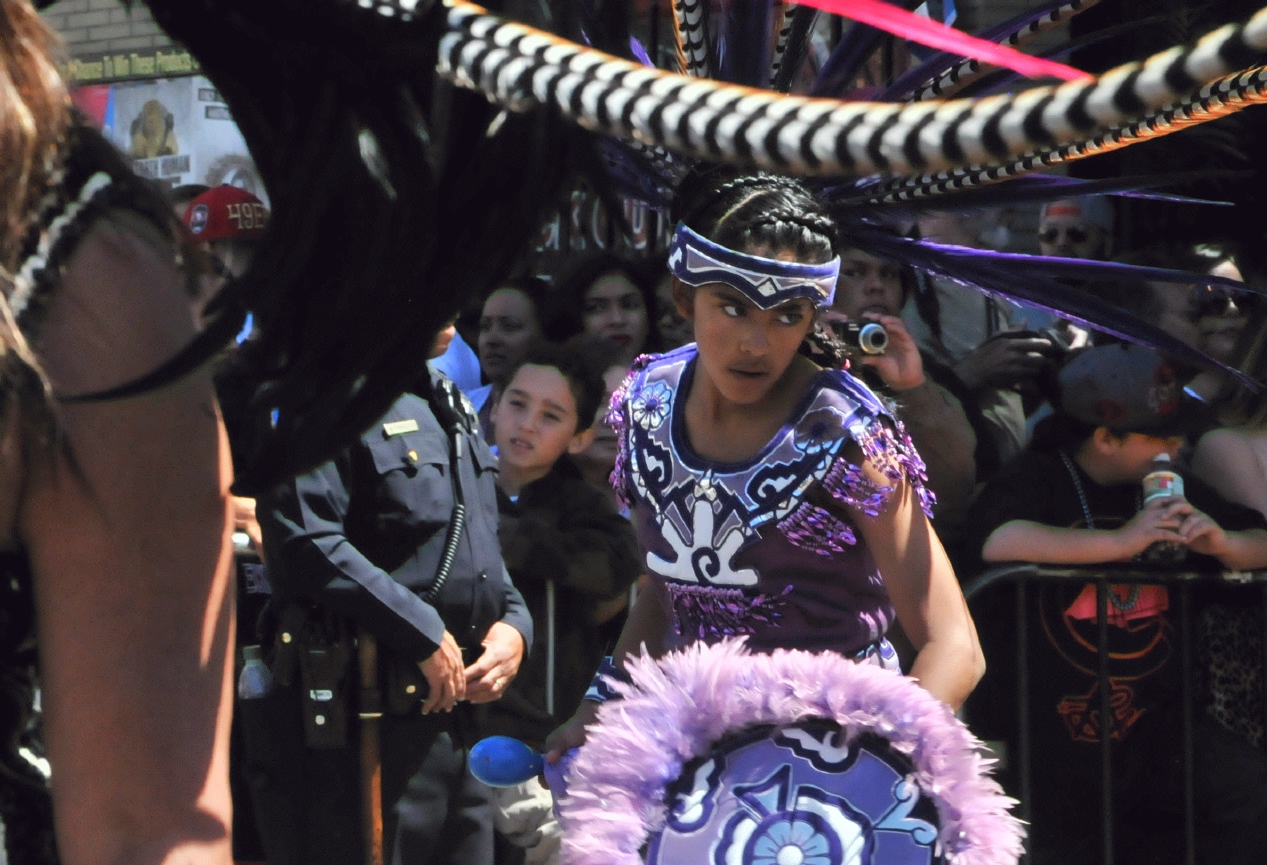 ./San_Francisco_Carnival_Parade_20140525_112705_C14_4837.jpg