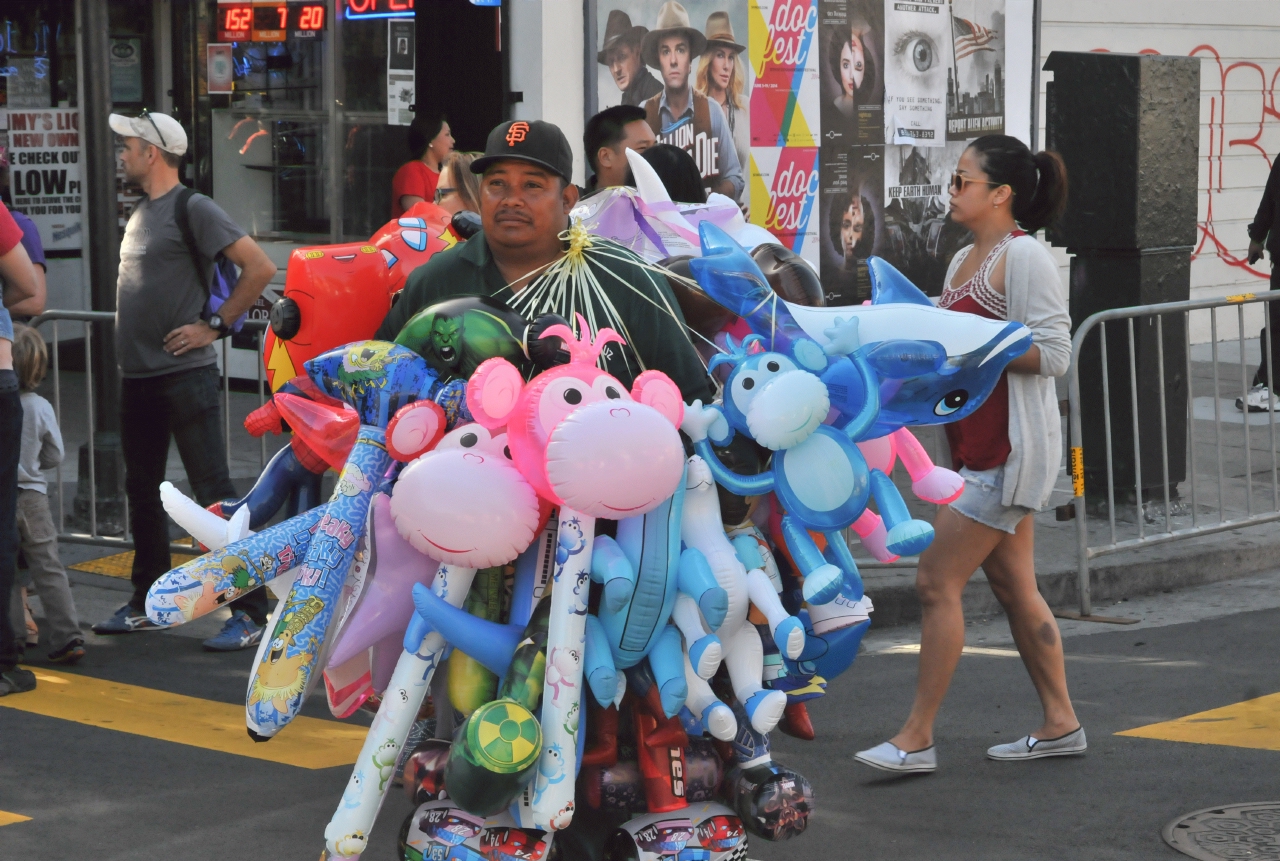 ./San_Francisco_Carnival_Parade_20140525_091035_C14_4313.jpg