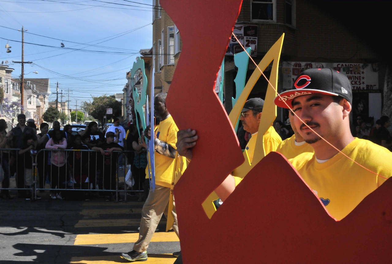 ./San_Francisco_Carnival_Parade_20140525_095957_C14_4325.jpg