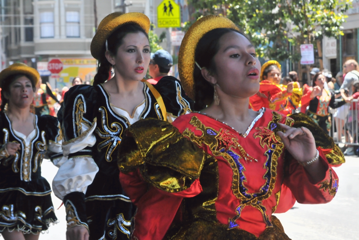 ./San_Francisco_Carnival_Parade_20140525_121256_C14_5181.jpg