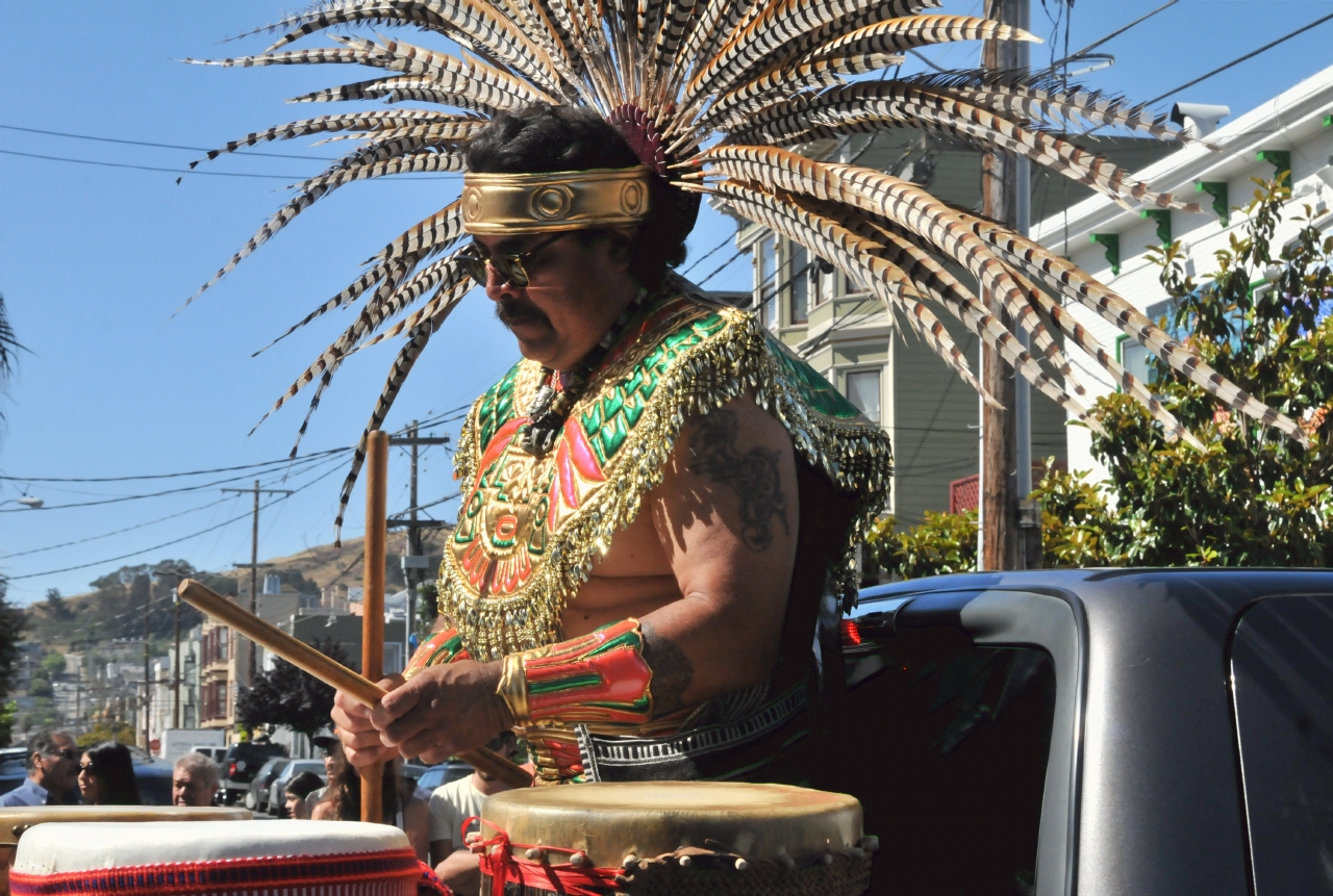 ./San_Francisco_Carnival_Parade_20140525_100111_C14_4333.jpg