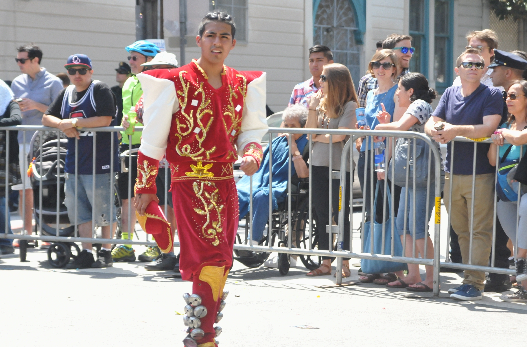 ./San_Francisco_Carnival_Parade_20160529_114008_C16_3206.jpg