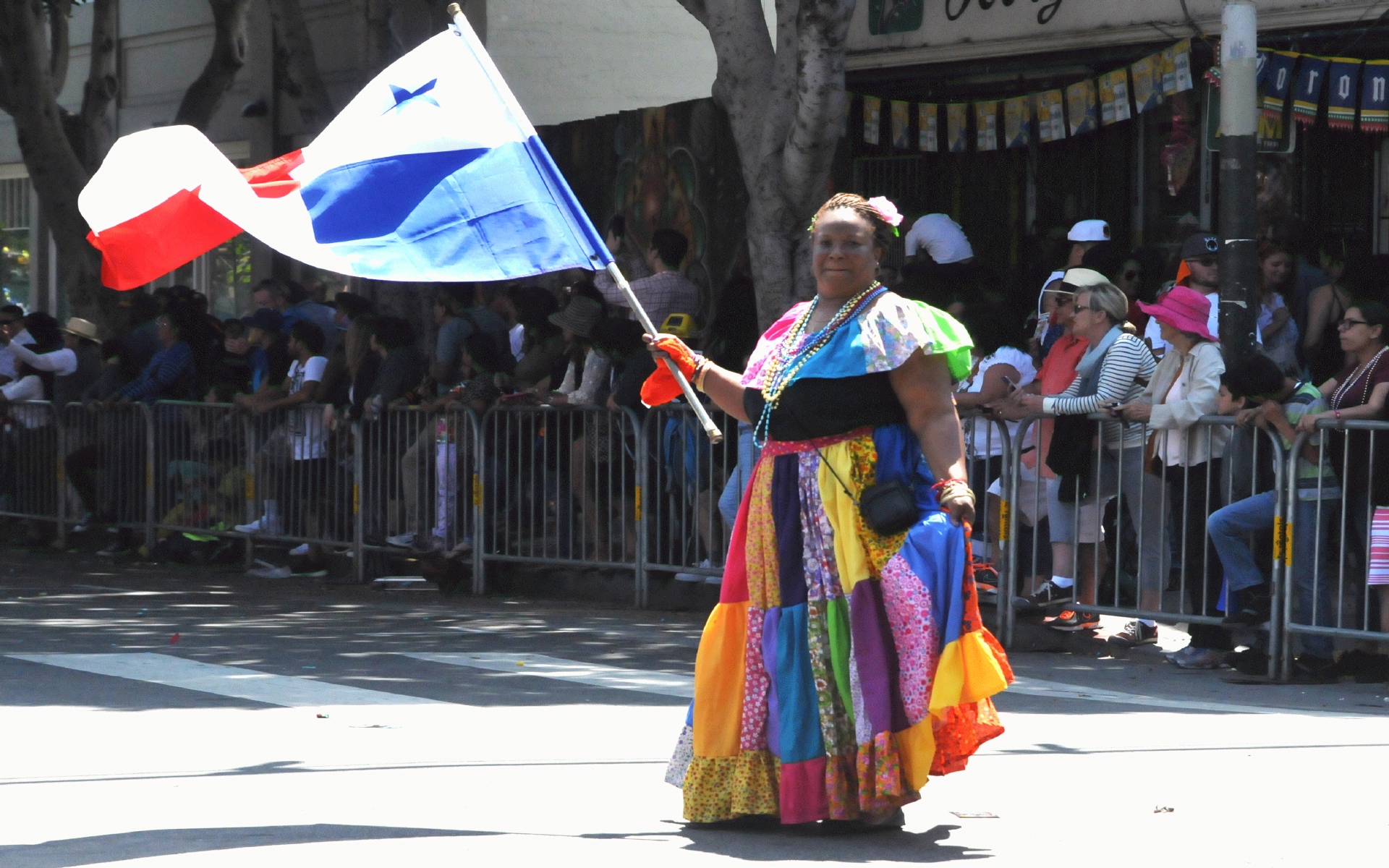 ./San_Francisco_Carnival_Parade_20160529_114244_C16_3243.jpg