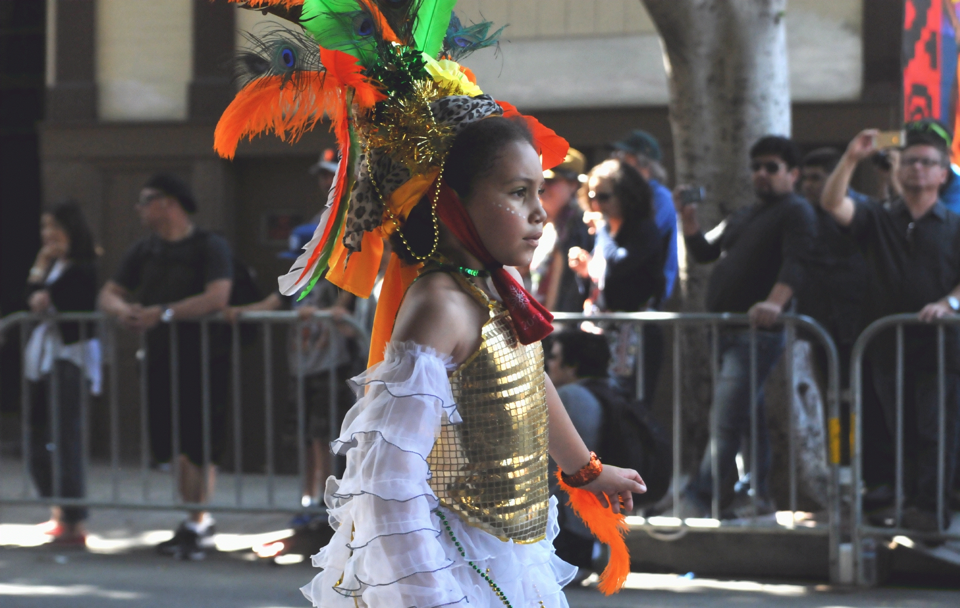 ./San_Francisco_Carnival_Parade_20160529_104846_C16_2430.jpg