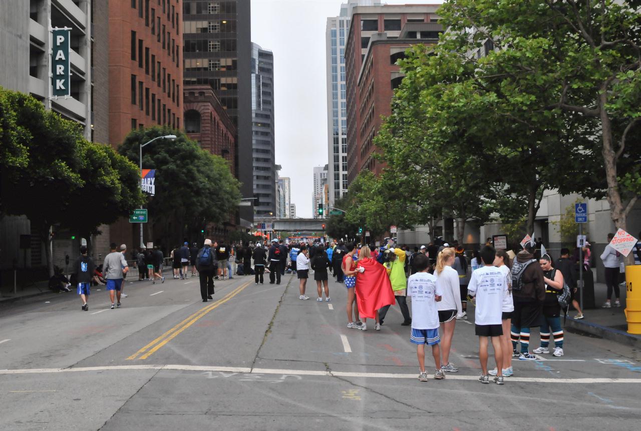 ./Bay_To_Breakers_SF_20100516_065200_4582BCX.jpg