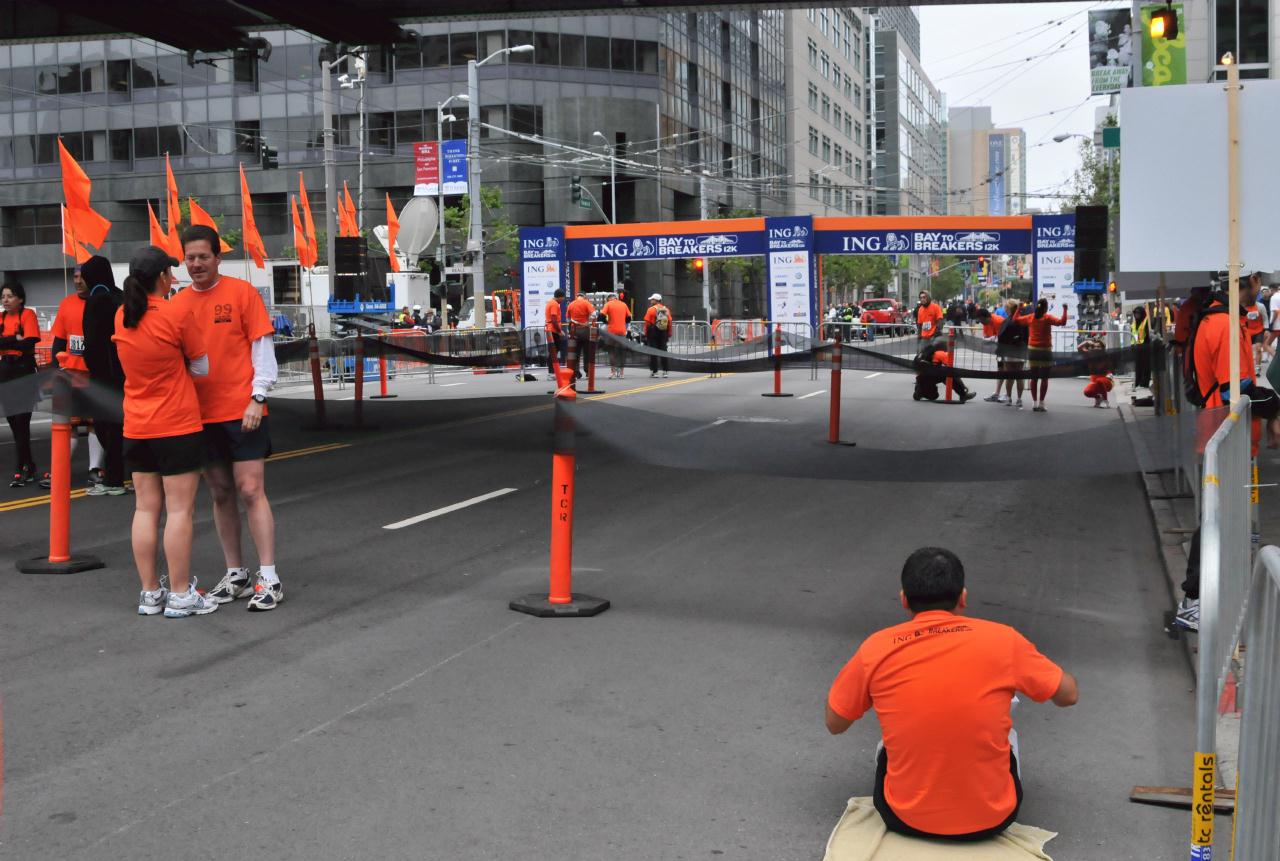 ./Bay_To_Breakers_SF_20100516_070608_4597BCX.jpg