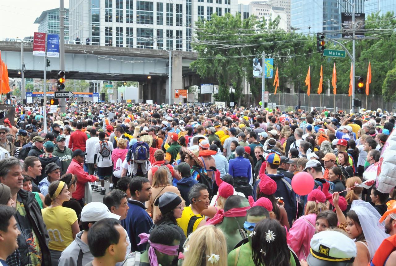 ./Bay_To_Breakers_SF_20100516_081947_4673BCX.jpg