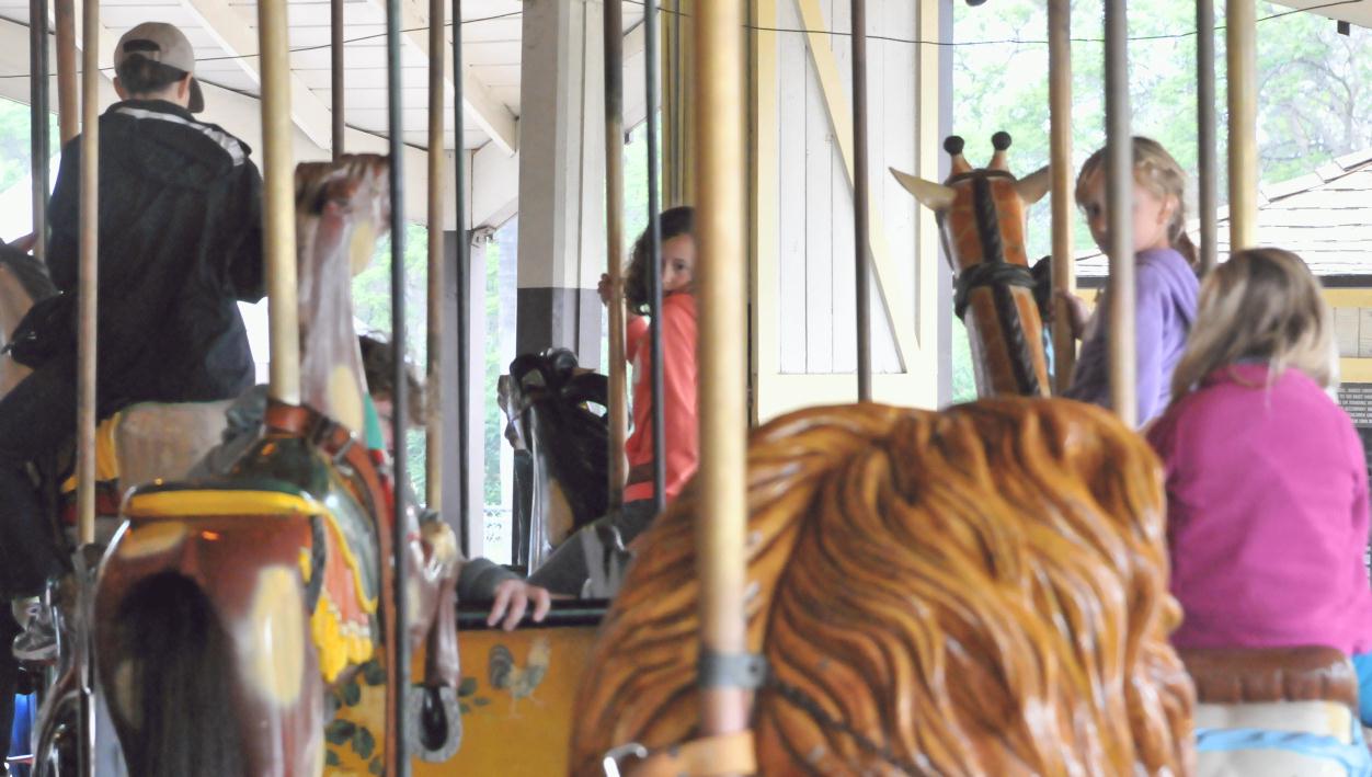 ./Carousel_Balboa_Park_20101017_110910_BCY_1344.jpg