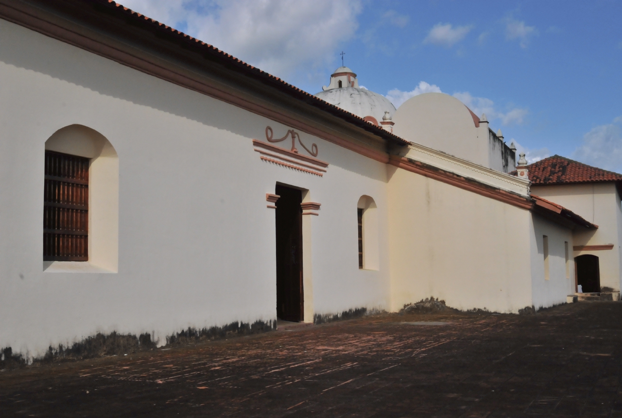 ./San_Juan_Bautista_Church_Leon_Nicaragua_20111117_143607_B12_1214.jpg