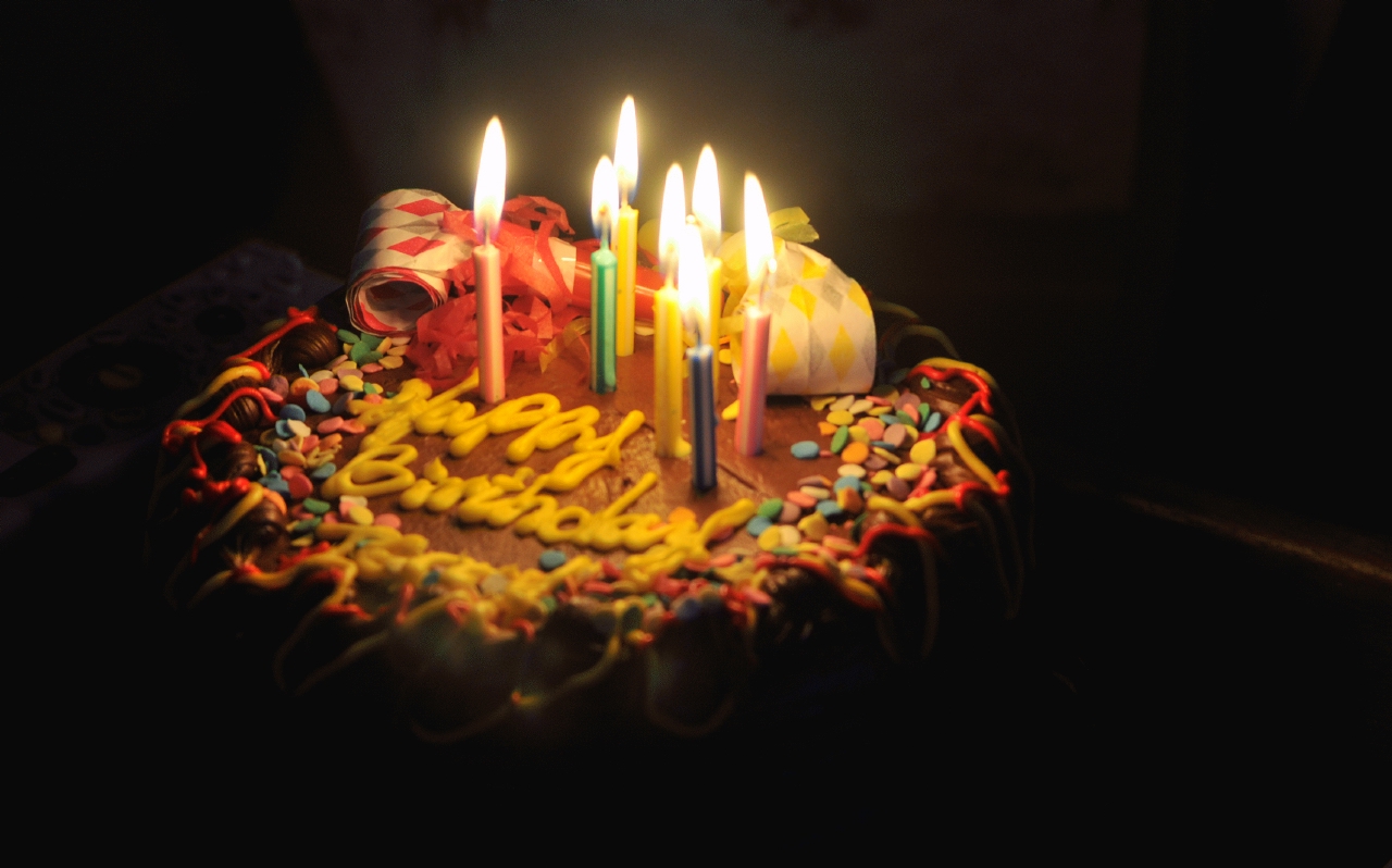 ./Candle_Combustion_20110311_181805_Birthday_Cake_San_Francisco_B11_3622.jpg