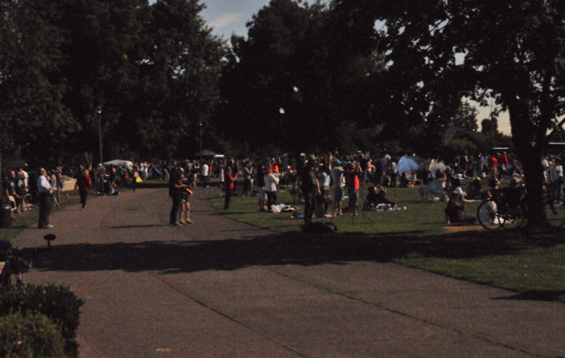 ./Solar_Eclipse_Salem_Oregon_Riverfront_Park_20170821_102301_C17_5090.jpg