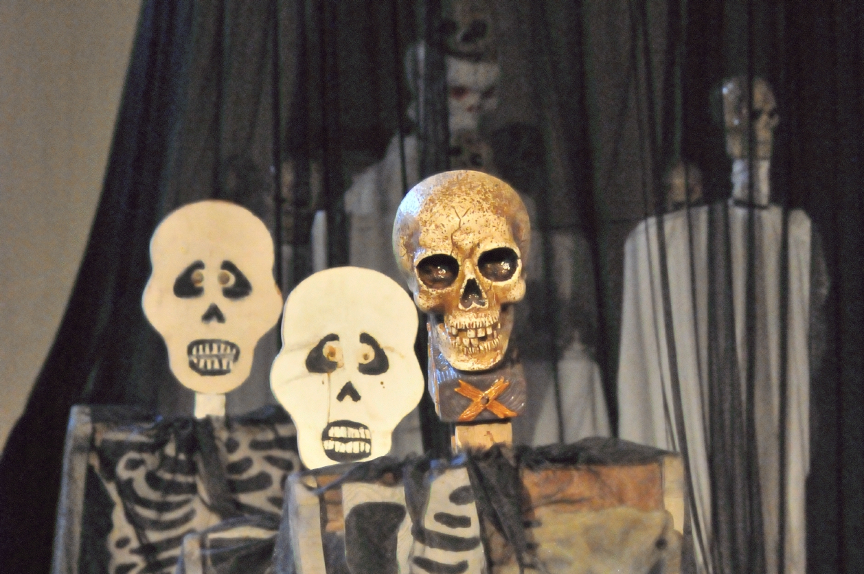 ./Halloween_20111117_164444_Museum_Of_The_Revolution_Leon_Nicaragua_B12_1487.jpg