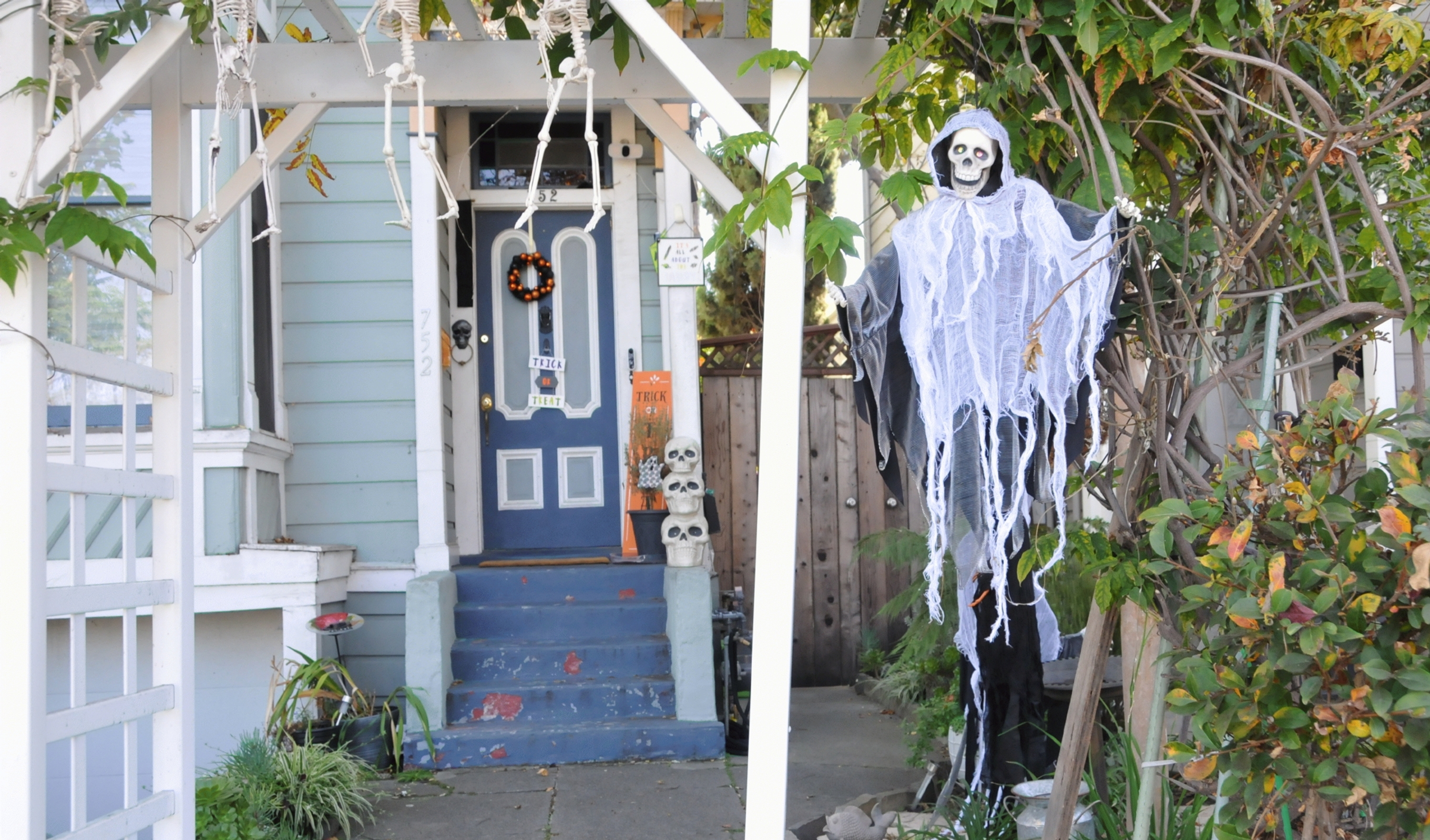 ./Halloween_Poarch_Alameda_20221024_145510_C22_1691.jpg