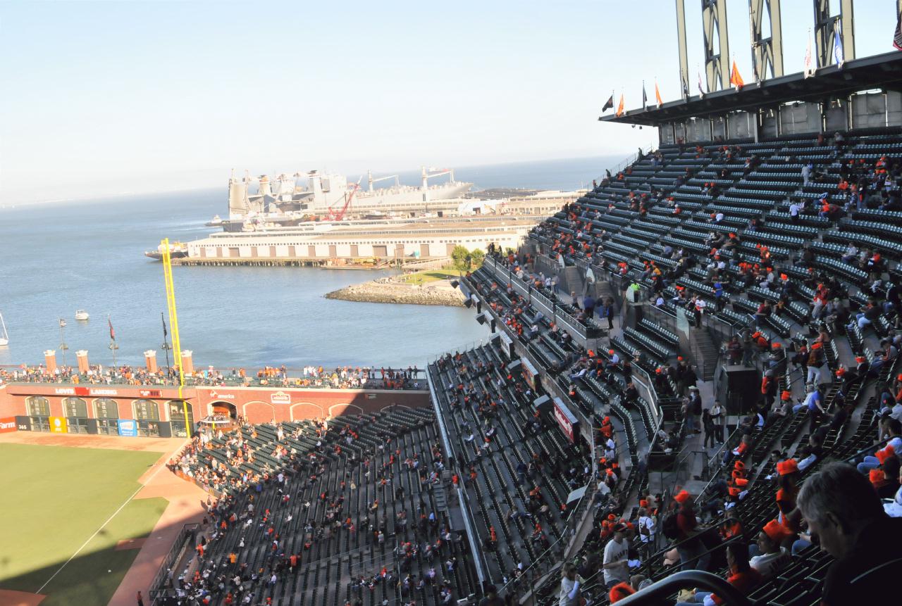 ./Giants_Baseball_Game_20100611_183356_6083BCX.jpg