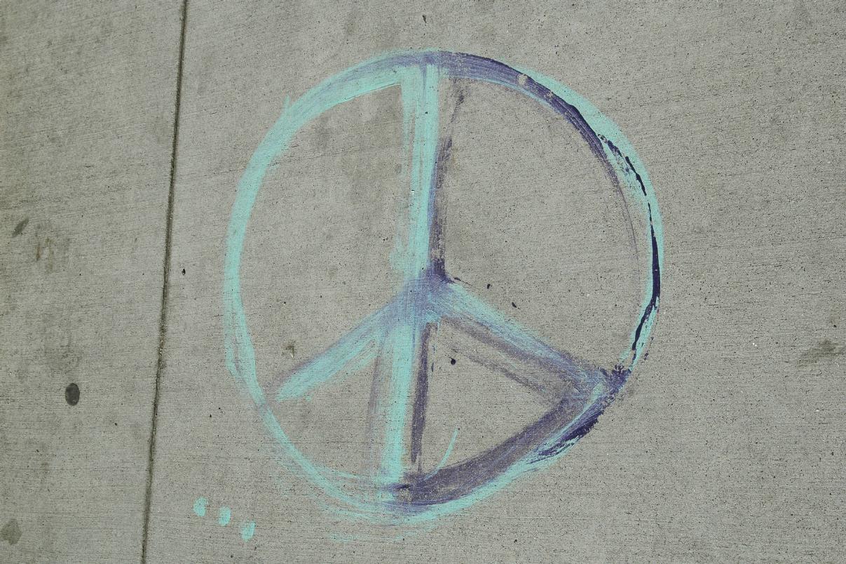 ./Peace_Symbol_20080316_094650_GraffittiSF_1433B.jpg